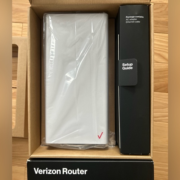 Verizon CR1000A 1000 Mbps 3 Port Wireless Router - White - Picture 1 of 5